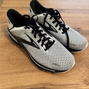 Brooks Women's Adrenaline GTS 11.5